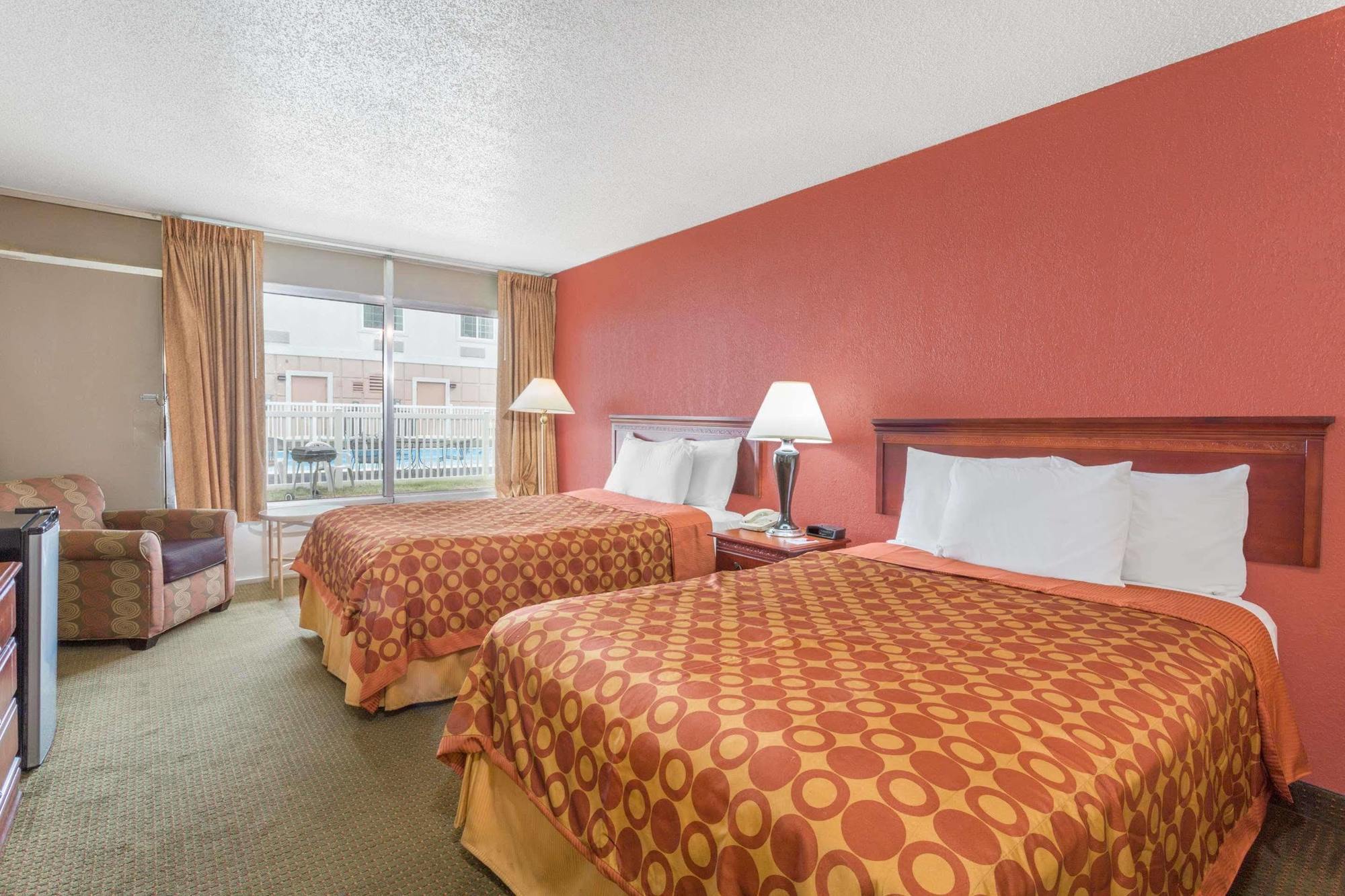 Motel Ramada By Wyndham Harrisonburg Exterior foto